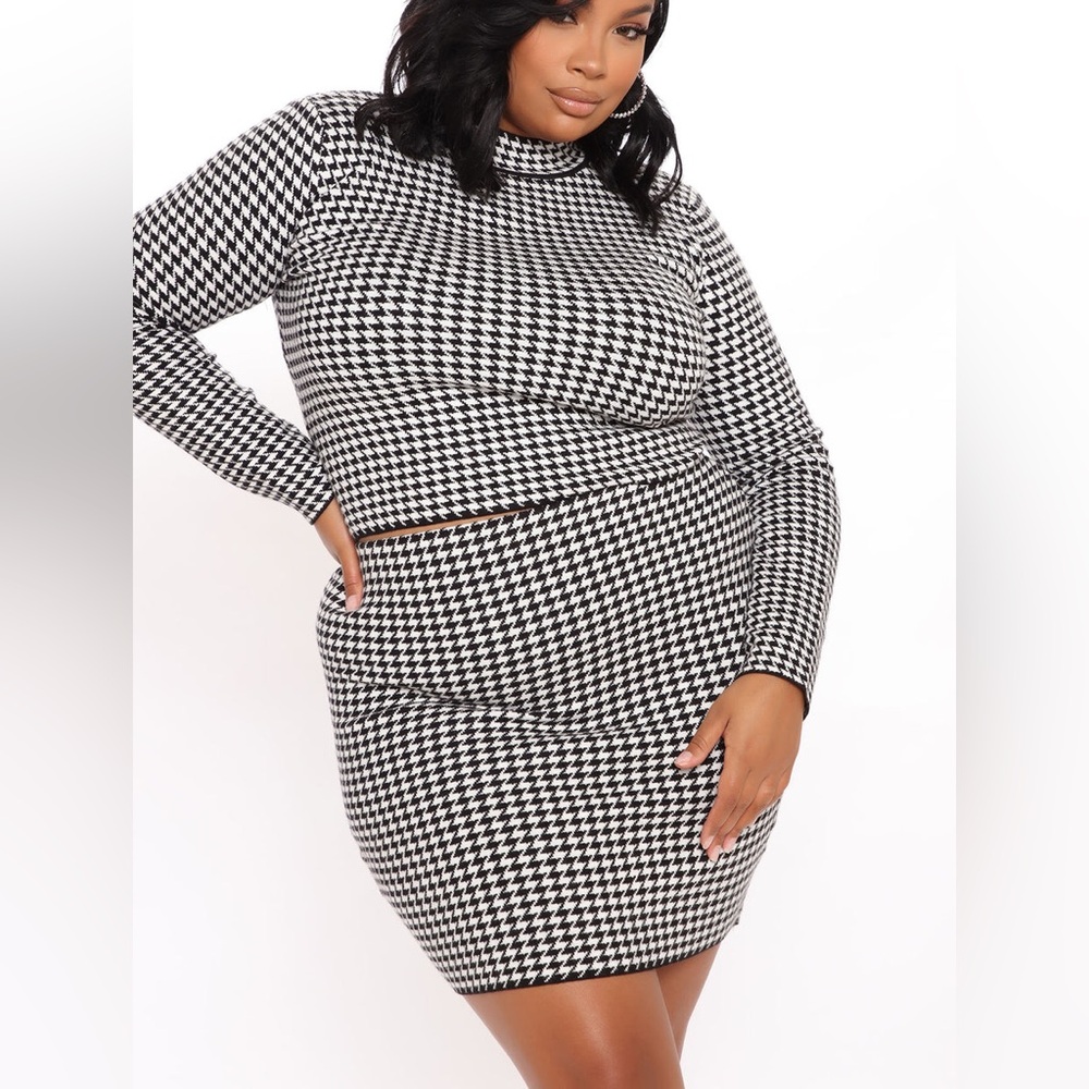 Fashion Nova Let It Go Sweater Skirt Set - White/Black XL